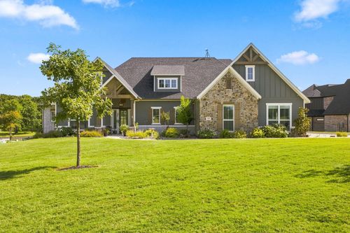 215 Tonkawa Trl, Corsicana, TX, 75109-0698 | Card Image