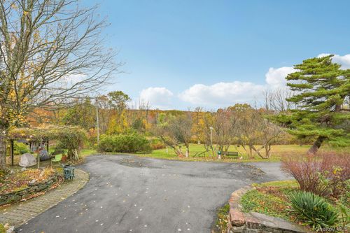 2 Berry Rd, Monroe, NY, 10950-4601 | Card Image