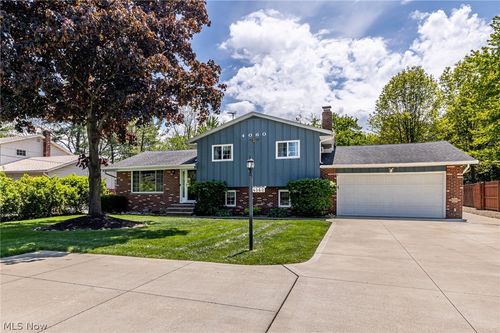 4060 Laurel Rd, Brunswick, OH, 44212-3952 | Card Image