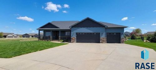 2401 E Baxter Cir Circle, Sioux Falls, SD, 57108 | Card Image