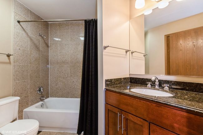 APT-5 - 1752 Eastwood Ct, Condo with 2 bedrooms, 1 bathrooms and 2 parking in Schaumburg IL | Image 9