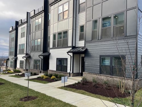 219 Harmony Aly, Nashville, TN, 37207-3768 | Card Image