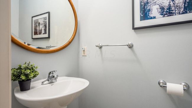 1/2 bath 1st floor | Image 17