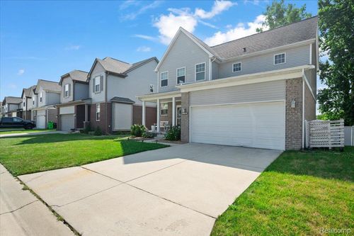 47522 Viola Ln, Chesterfield, MI, 48047-2407 | Card Image