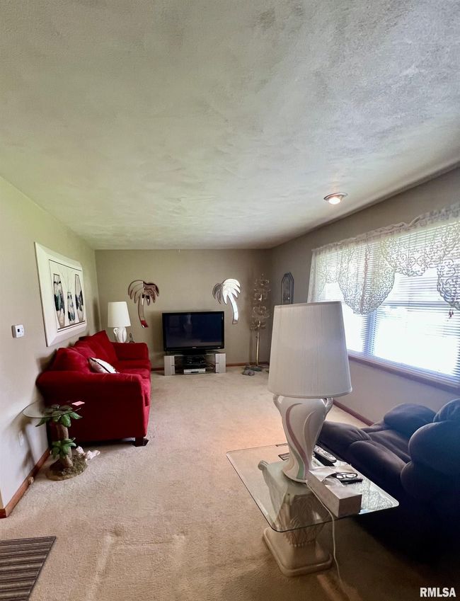 633 Mission Dr, House other with 3 bedrooms, 2 bathrooms and null parking in Kewanee IL | Image 8