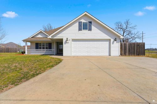 2800 Northwing Drive, Manhattan, KS, 66502 | Card Image