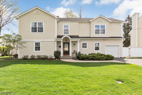 29 Mohawk Trl, Westfield, NJ, 07090-2707 | Card Image