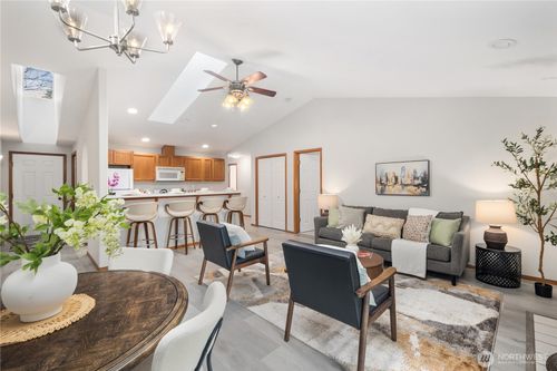 b-5611 134th Pl Se, Everett, WA, 98208-9489 | Card Image