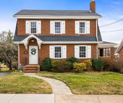 420 Florence Ave, Waynesboro, VA, 22980-3826 | Card Image