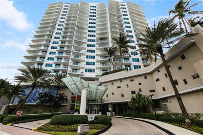 503 - 3801 Collins Ave, Condo with 2 bedrooms, 2 bathrooms and null parking in Miami Beach FL | Image 1