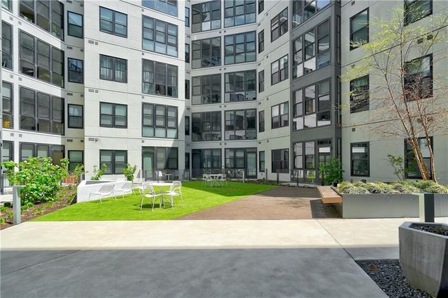 Amenity alert: Outdoor courtyard, lounging and social space | Image 33