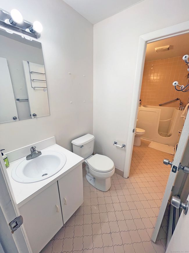 48 - 48 Beaman Brk, Condo with 2 bedrooms, 3 bathrooms and 3 parking in Bloomfield CT | Image 13