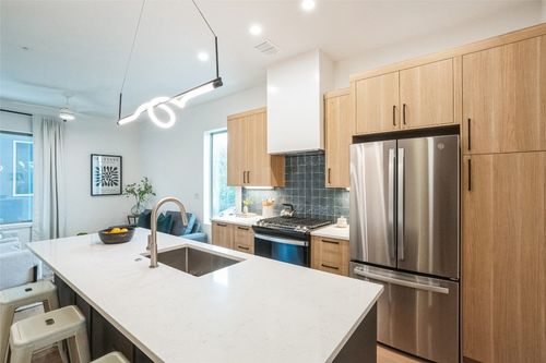 1101-700 Denson Dr, Austin, TX, 78752-4016 | Card Image