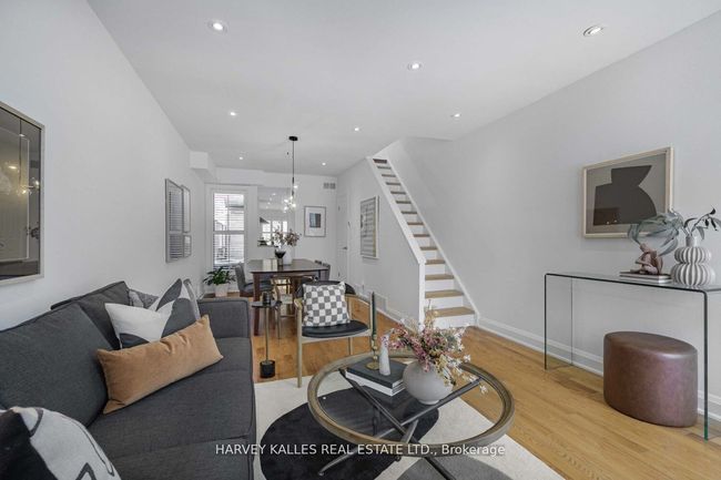 418 Ontario St, House attached with 3 bedrooms, 2 bathrooms and null parking in Toronto ON | Image 10