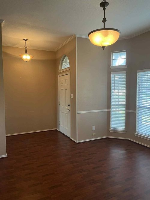 8801 Creekside Dr, Rowlett, TX, 75089-8629 | Card Image