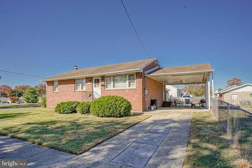 157 S Poplar St, GIBBSTOWN, NJ, 08027-1325 | Card Image