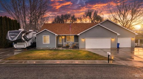 805 W 1st St, Fruitland, ID, 83619-2478 | Card Image