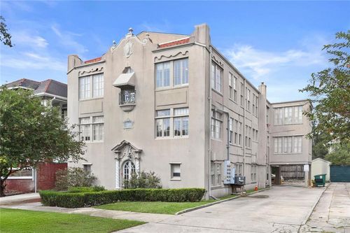 2108 Broadway St, New Orleans, LA, 70118-5450 | Card Image