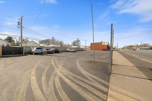 533 Southfield Rd, Lincoln Park, MI, 48146-2634 | Card Image