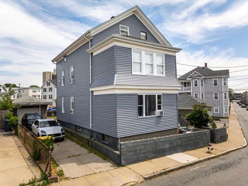 52 Raymond St, Fall River, MA, 02723-2860 | Card Image