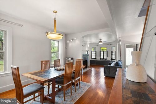 2515 17th St Ne, WASHINGTON, DC, 20018-2001 | Card Image