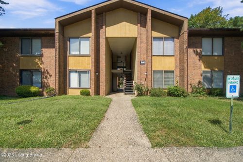37-7090 Wildwood Cir, Louisville, KY, 40291-1771 | Card Image