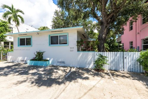 561-561 Ne 64th St, Miami, FL, 33138-6131 | Card Image