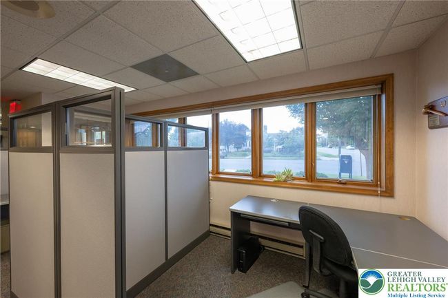 233 Pershing Blvd, Home with 0 bedrooms, 0 bathrooms and 6 parking in Whitehall PA | Image 27