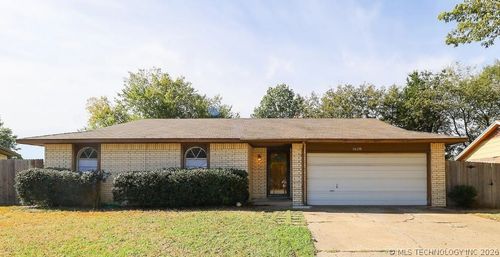 1628 S Sycamore Ave, Broken Arrow, OK, 74012-5127 | Card Image