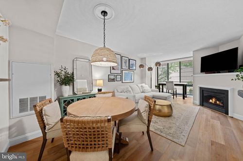 207-851 N Glebe Rd, ARLINGTON, VA, 22203-1861 | Card Image
