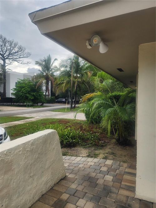 2-5780 Sw 61st St, Miami, FL, 33143-2332 | Card Image