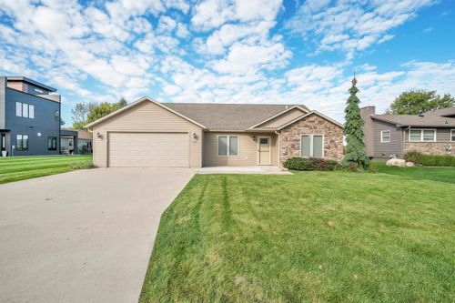 1011 Eloise Street, Okoboji, IA, 51355 | Card Image