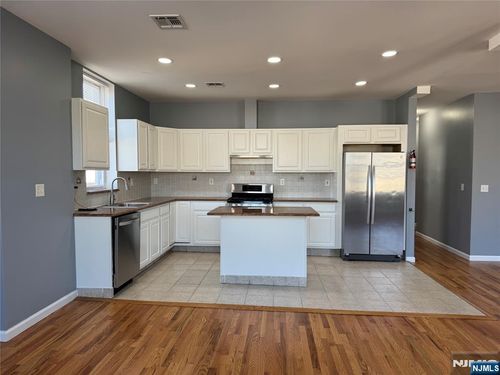 610 Devon St, Kearny, NJ, 07032-2844 | Card Image