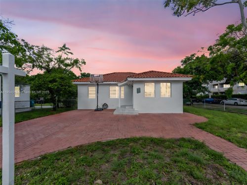 520 Nw 32nd Pl, Miami, FL, 33125-4124 | Card Image