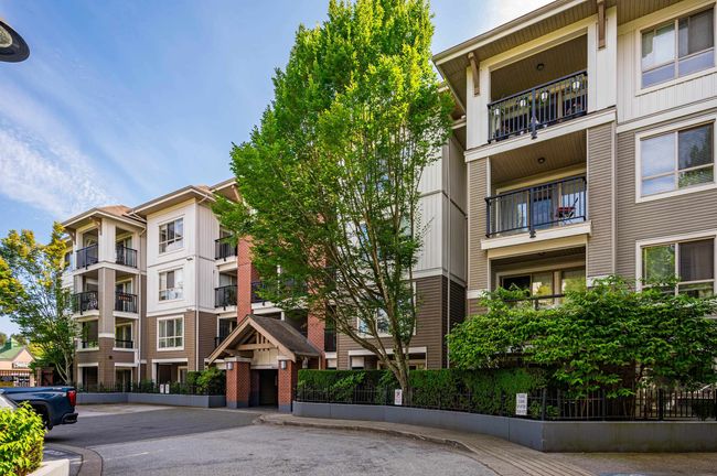 b202 - 8929 202 Street, Condo with 1 bedrooms, 1 bathrooms and 1 parking in Langley BC | Image 4