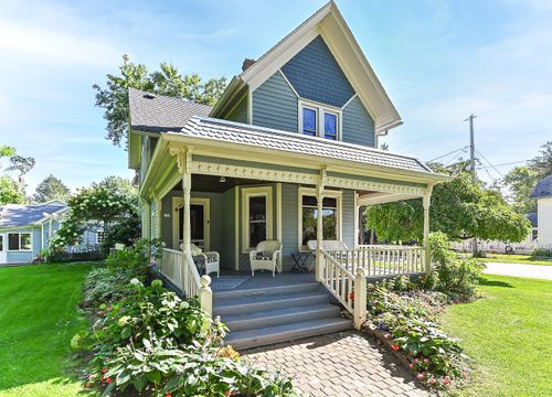 118 E Main St, Wales, WI, 53183-9698 | Card Image