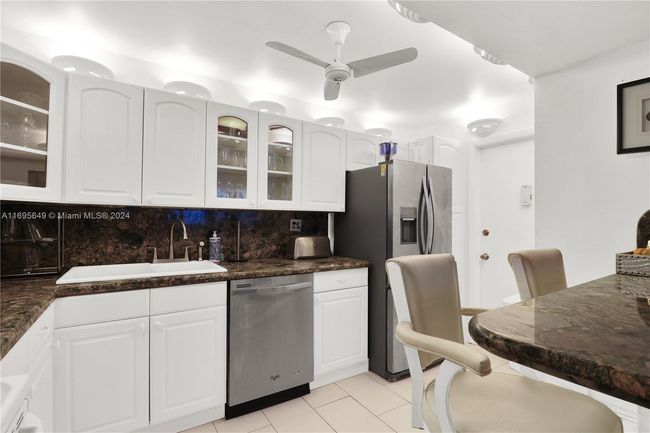 APT-908 - 1400 S Ocean Dr, Condo with 2 bedrooms, 2 bathrooms and null parking in Hollywood FL | Image 13