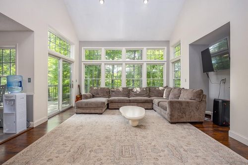 20 Hawk Nest Rd, Tomkins Cove, NY, 10986-1021 | Card Image