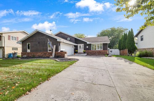 8355 Blaine Pl, Crown Point, IN, 46307 | Card Image