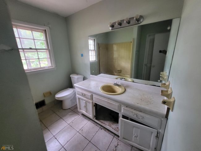 4051 Glenda Dr, House other with 3 bedrooms, 3 bathrooms and 2 parking in College Park GA | Image 19