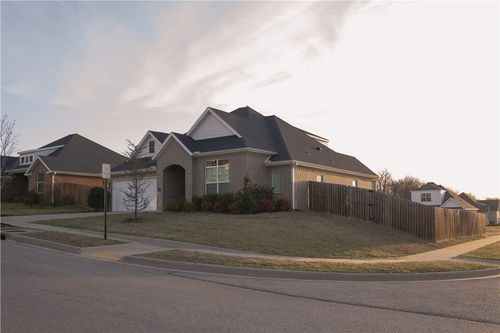 2788 N Grey Squirrel Dr, Fayetteville, AR, 72704-3418 | Card Image