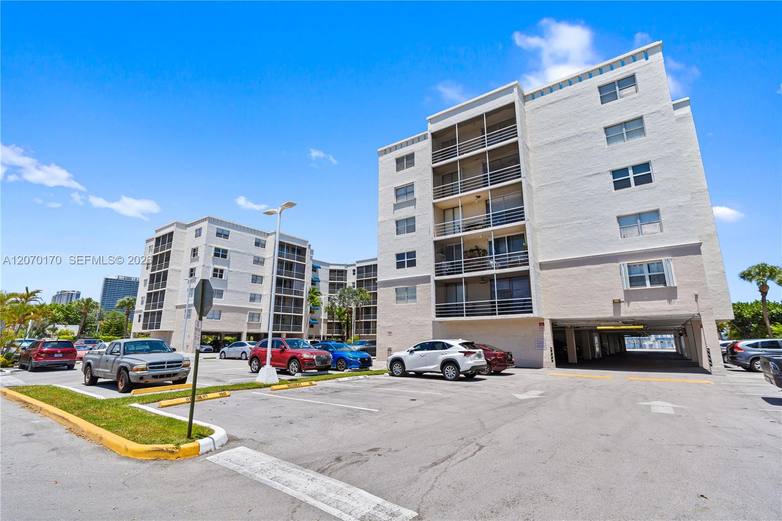 Residential in North Miami Beach 5