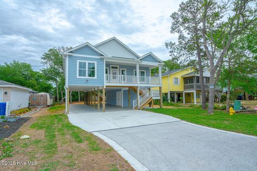 130 Ne 32nd St, Oak Island, NC, 28465-5921 | Card Image