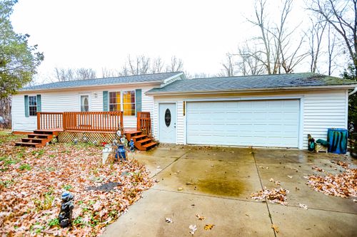 12019 Berryville Rd, Rives Junction, MI, 49277-9638 | Card Image