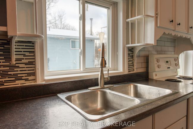 10933 Road 38, House other with 3 bedrooms, 1 bathrooms and 4 parking in Parham ON | Image 9
