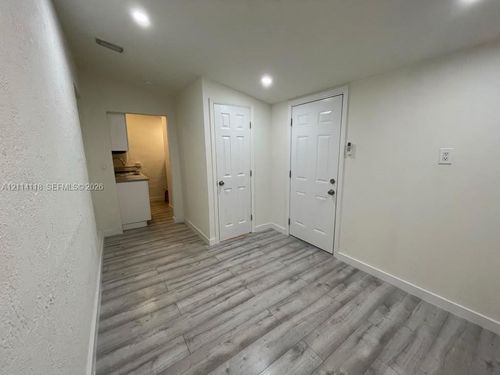 4-eff-2484 Sw 10th St, Miami, FL, 33135-4836 | Card Image