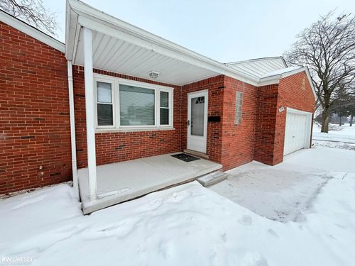 20905 11 Mile Road, St Clair Shores, MI, 48081 | Card Image