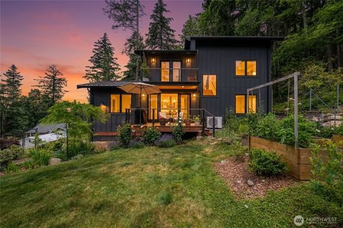 760 Chuckanut Dr, Bellingham, WA, 98229-8983 | Card Image