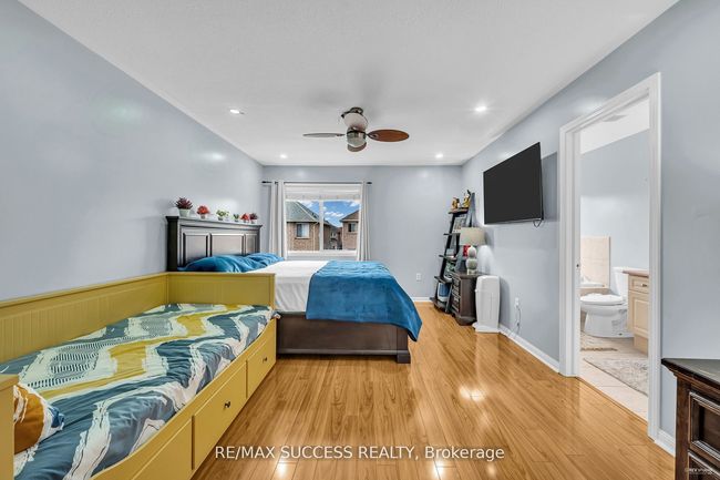 28 Herdwick St, House attached with 4 bedrooms, 4 bathrooms and 4 parking in Brampton ON | Image 25