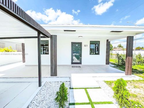 301 W 30th St, Hialeah, FL, 33012-5311 | Card Image